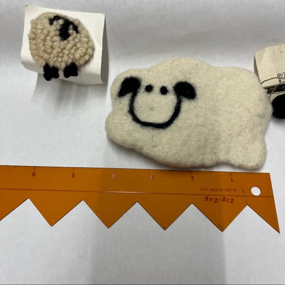 Knitter’s gift set. Pin and coin purse. Sheep - Picture 2 of 4